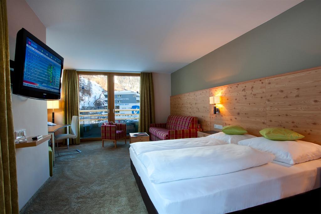 Hotel Baeckelar Wirt Superior Solden Exterior photo